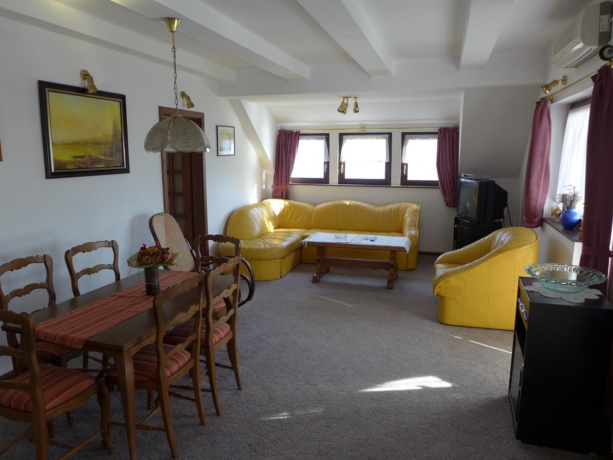 Lakeside Apartment Tihany Bagian luar foto